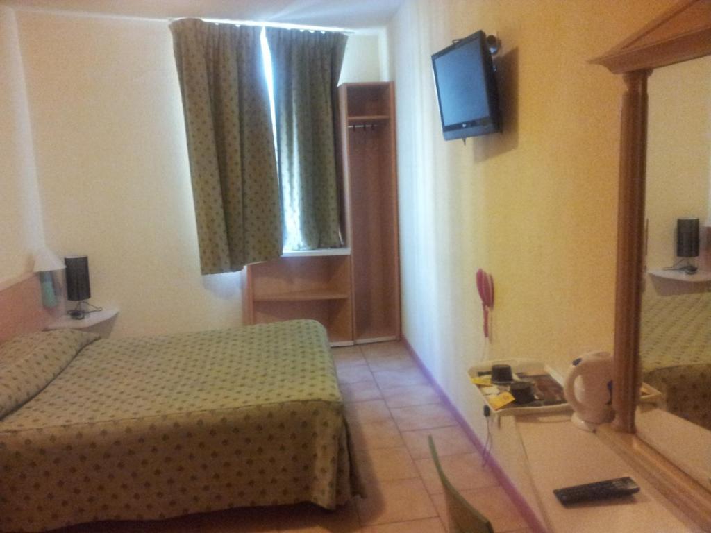 Hotel Royal Colombes Aulnay-sous-Bois Chambre photo