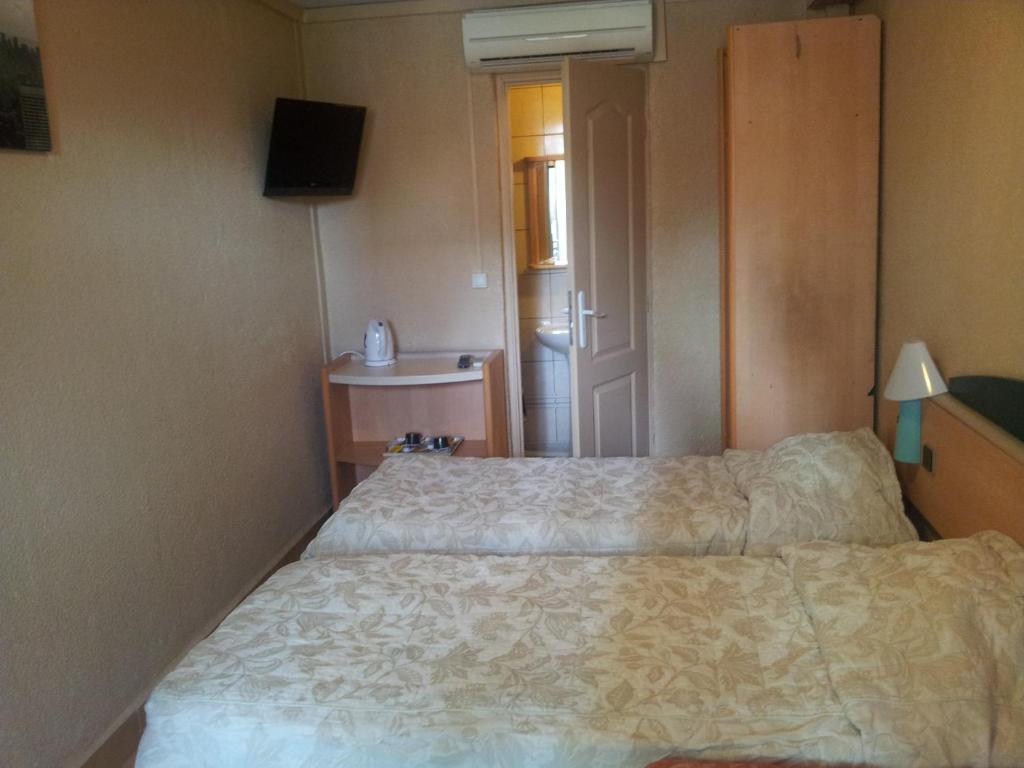 Hotel Royal Colombes Aulnay-sous-Bois Chambre photo
